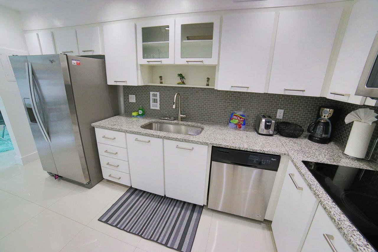 Beautiful Penthouse Condo With Stunning Views Of Both Ocean And City Hollywood Eksteriør billede